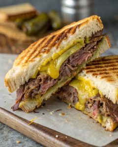 Kavurmalı Karışık Tost